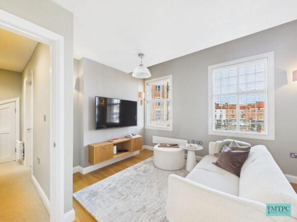 2 bed Apartment to rent Image 6