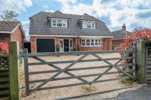 210, Havant Road, Hayling Island PO11 0LN