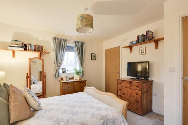 Master Bedroom (2).jpg