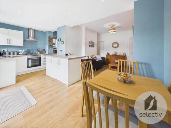 3 bed Semi-Detached for sale Image 6