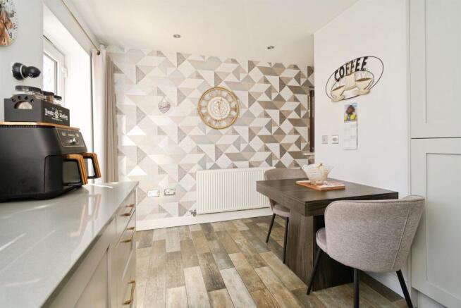 2 bed Semi-Detached for sale Image 10