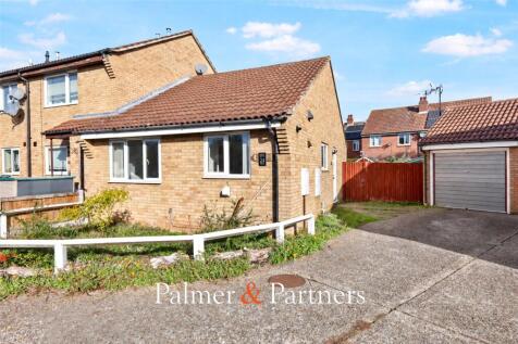Sioux Close, Highwoods, Colchester, Essex, CO4