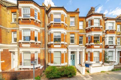 Crewdson Road, Oval
