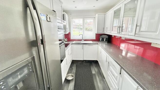 2 bed Semi-Detached Bungalow for sale Image 4