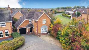 17, Longmeadow, Northampton NN4 6AN