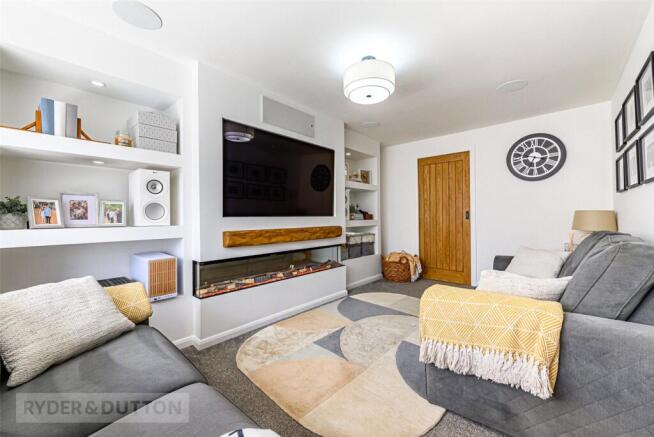 3 bed Semi-Detached for sale Image 4