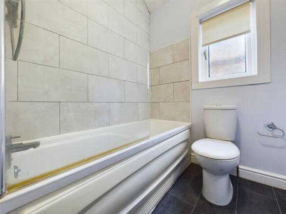 1 bed House Share to rent Image 4