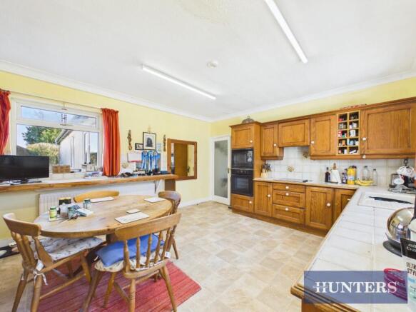 4 bed Detached Bungalow for sale Image 6