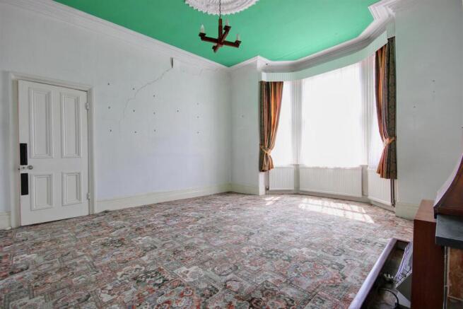 6 bed Terraced for sale Image 12