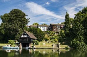 Flat 6, Cariad Court, Cleeve Road, Goring, Reading RG8 9BT