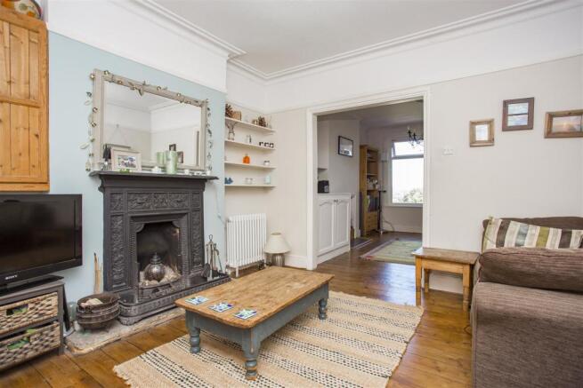 SOUTH FACING SITTING ROOM