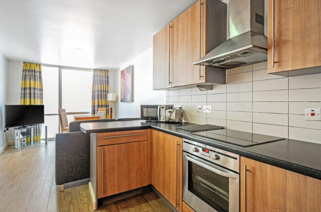 1301928-7-683debd...