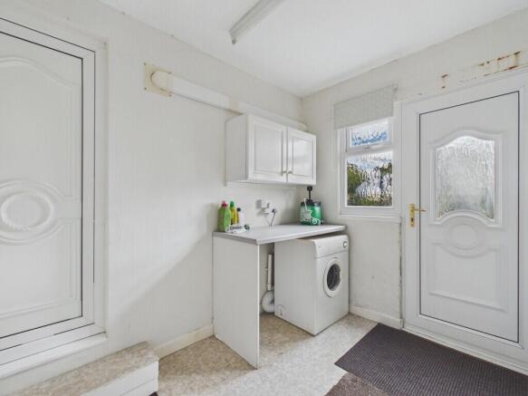 3 bed Semi-Detached for sale Image 8