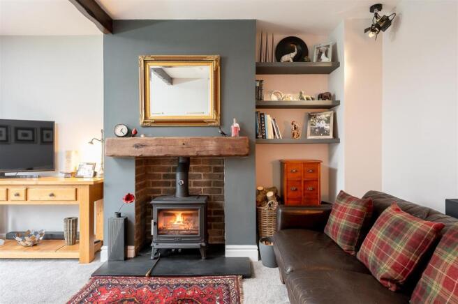 7.LIVING ROOM