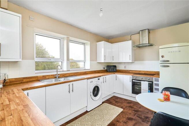 2 bed Apartment for sale Image 6