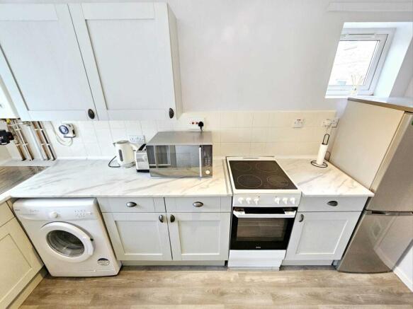 2 bed Flat for sale Image 5