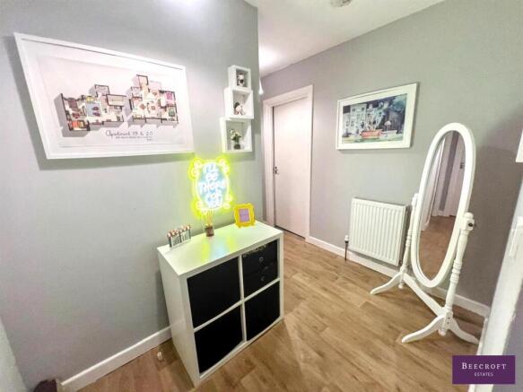 2 bed Apartment for sale Image 4