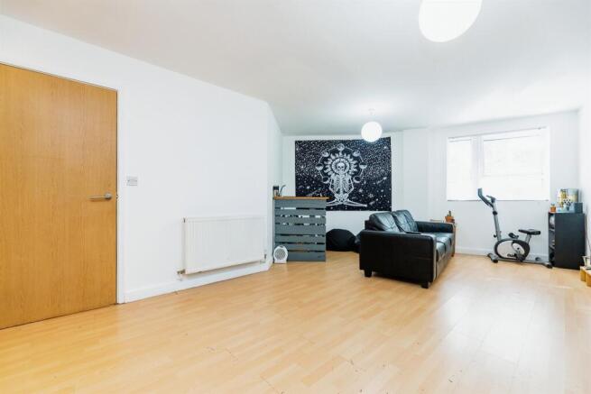 1 bed Apartment for sale Image 6