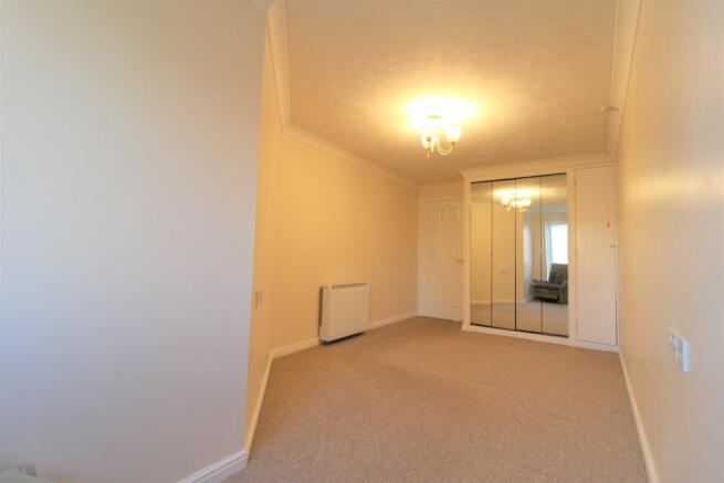 Bedroom (Pic 2)