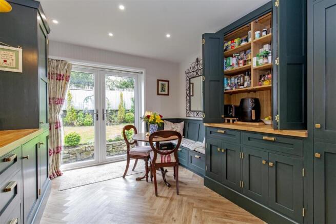Fabulous Bespoke Dining Kitchen