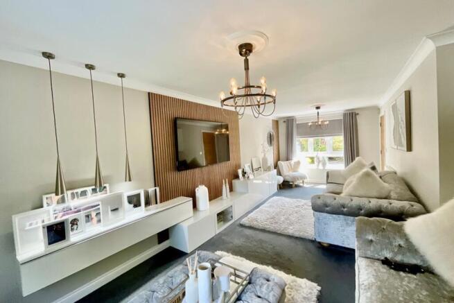 4 bed Detached for sale Image 4