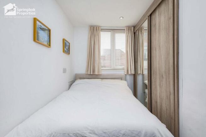 2 bed Apartment for sale Image 9