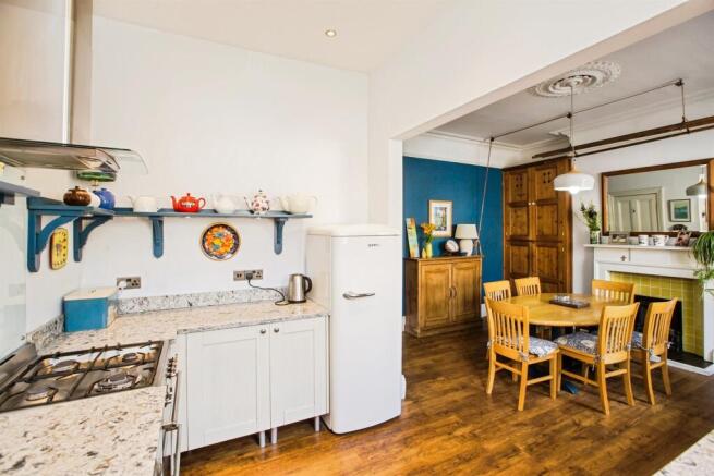 5 bed Terraced for sale Image 11