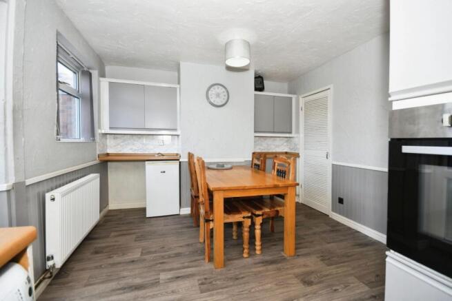 KITCHEN 03.jpg