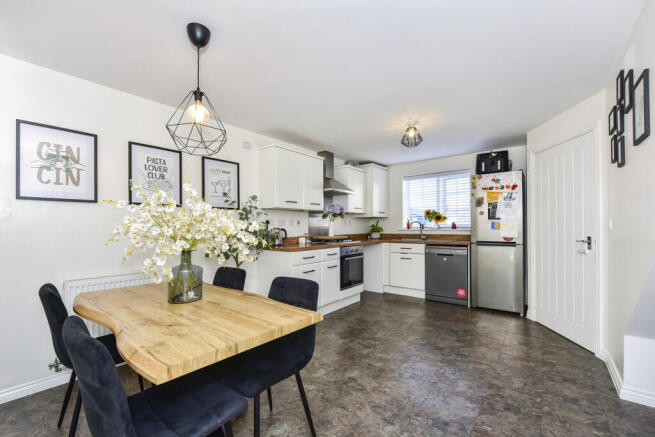 3 bed Semi-Detached for sale Image 5