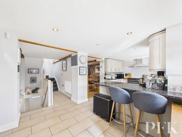 Kitchen / FF Entrance