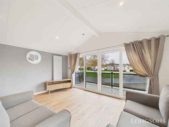 Cam02173g0 Pr0345 Still022