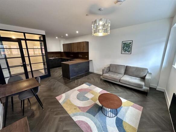 Lounge/Kitchen