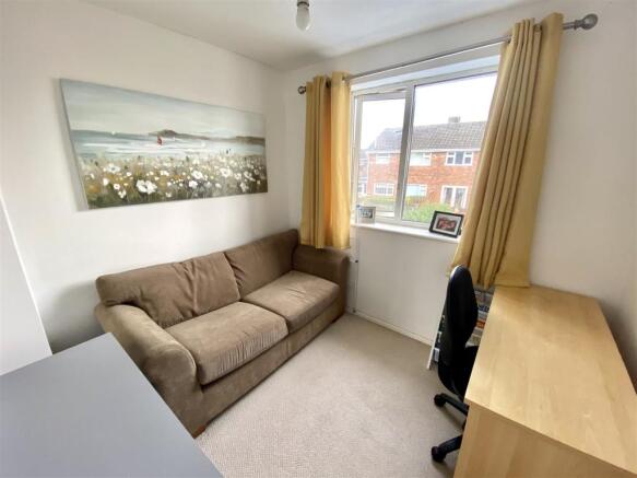 BEDROOM 2