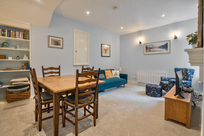 Spacious Sitting/...