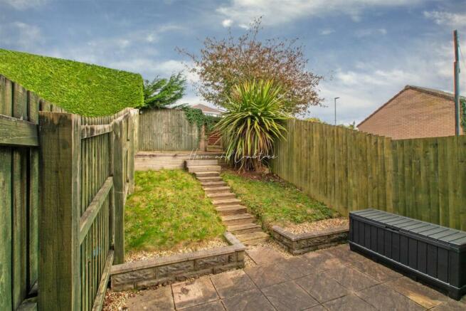 Garrick Drive, Thornhill, HernCrabtree (15).jpg