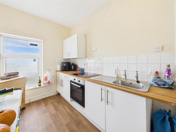 1 bed Flat for sale Image 4
