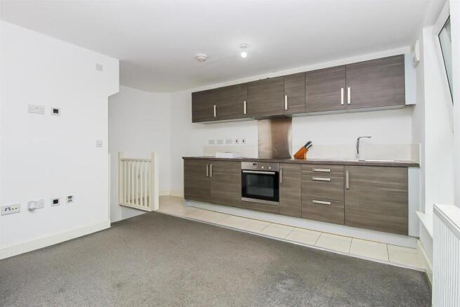 2 bed Town House for sale Image 3