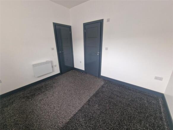 2 bed Apartment to rent Image 8