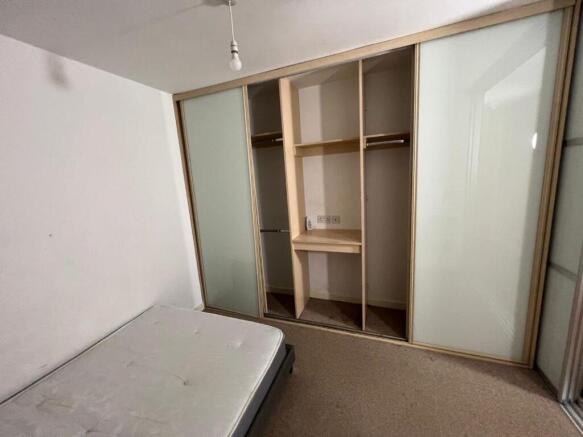 1 bed Apartment to rent Image 6