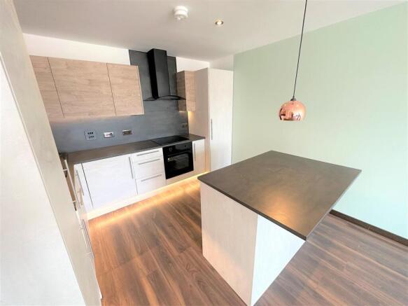 1 bed Apartment to rent Image 12