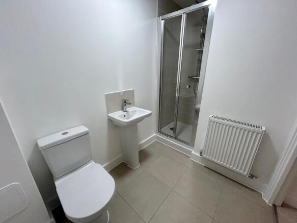 2 bed House to rent Image 6