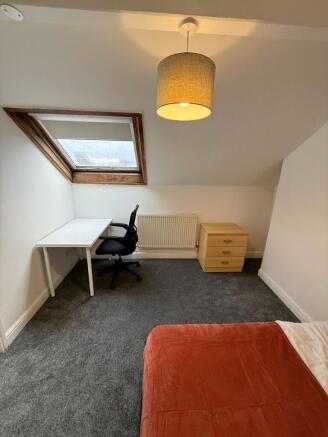 3 bed House to rent Image 5