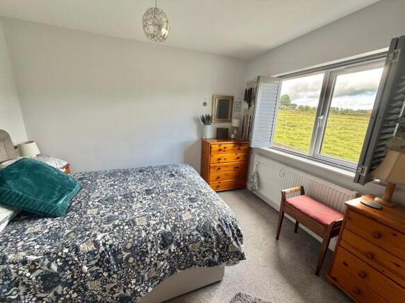 4 bed Semi-Detached for sale Image 9