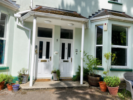 Flat 6, Garth Mor Court, Old Road, Neath SA11 2HW