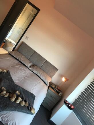 Bed 1.jpg