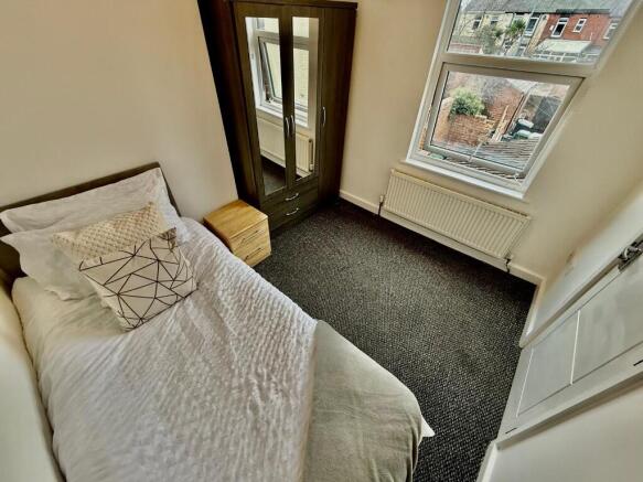 6 bed House Share to rent Image 7