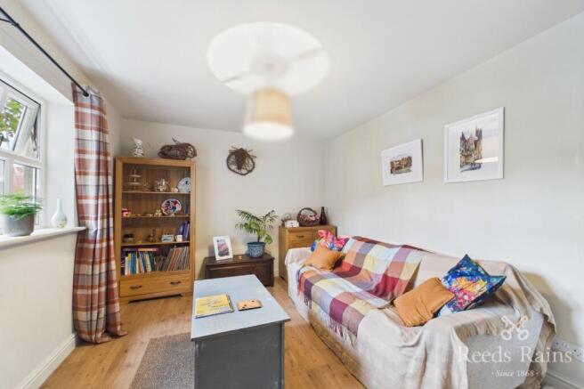 5 bed Semi-Detached for sale Image 7