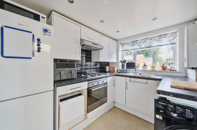 1317832-5-68652de...