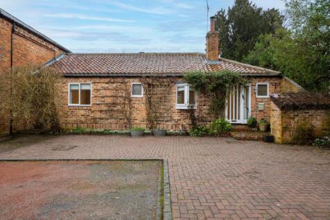 5 Home Farm Court, Church Street, HG5