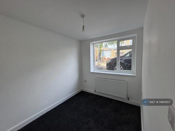 2 bed Flat to rent Image 4